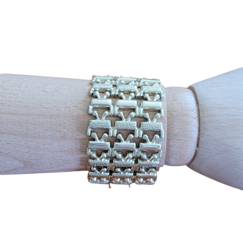 Vintage Gold Tone Link Cuff Bracelet
